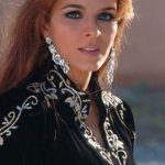 Sporting Eye Makeup While Wearing Contact Lenses